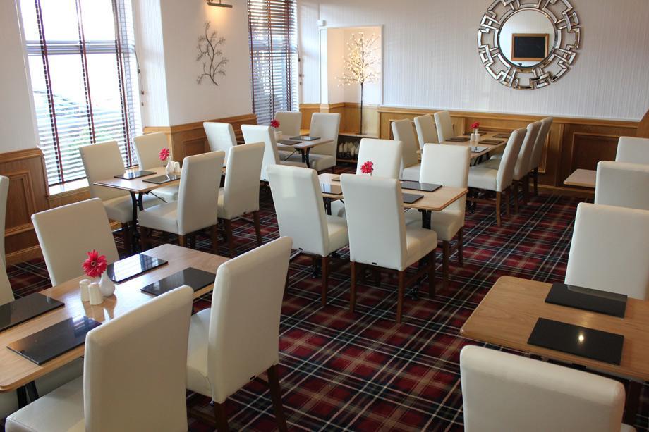 Station Hotel Стоунхевън Екстериор снимка
